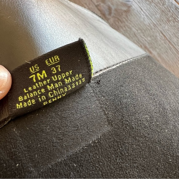 Sam Edelman
Penny Black Leather Back Zip Block Heel Riding Boots Size 7 - Picture 4 of 17